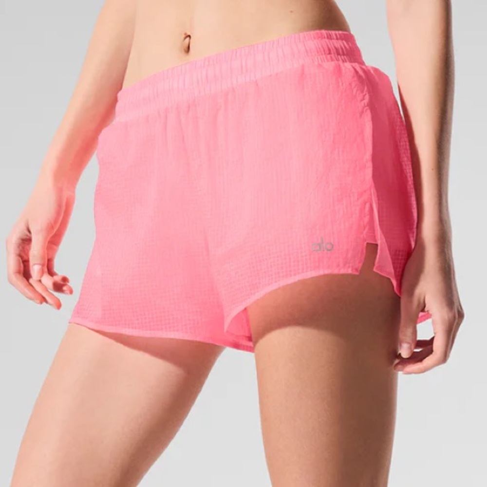 LAST ONE Alo Game Time Short Neon Bubblegum Pink Small